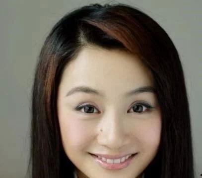 曹颖年轻的照片