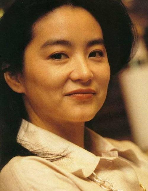 林青霞 退出娱乐圈,告别娱乐圈，开启人生新篇章