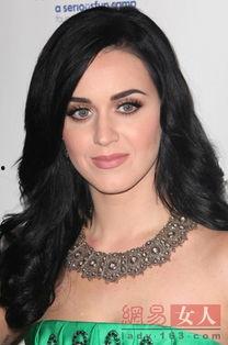 明星有毛用,揭秘毛用背后的商业价值